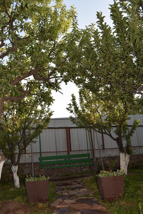 Гостевой Дом Chimgan Apple Garden Экстерьер фото