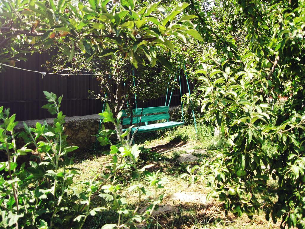 Гостевой Дом Chimgan Apple Garden Экстерьер фото