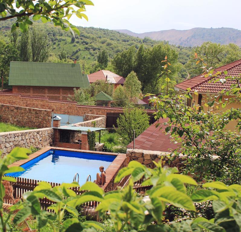 Гостевой Дом Chimgan Apple Garden Экстерьер фото